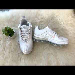 Nike women’s Vapormax 360 size 7.5
